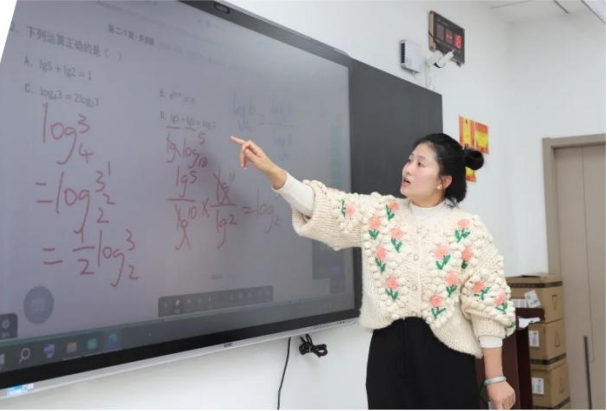 六力高級中學：數智驅動，理科提分新飛（fēi）躍