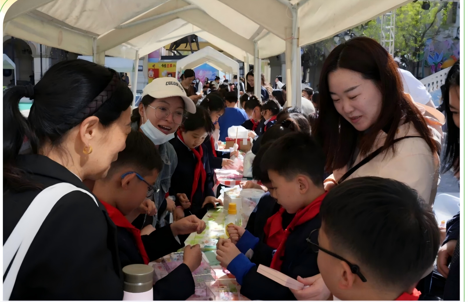 從指尖到心間：六力小學部二年級義（yì）賣市集上的成長與溫暖