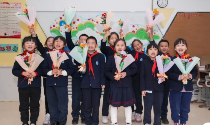 聽媽媽的“花”｜六力學（xué）校（xiào）小學部3.8婦女節獻禮活動