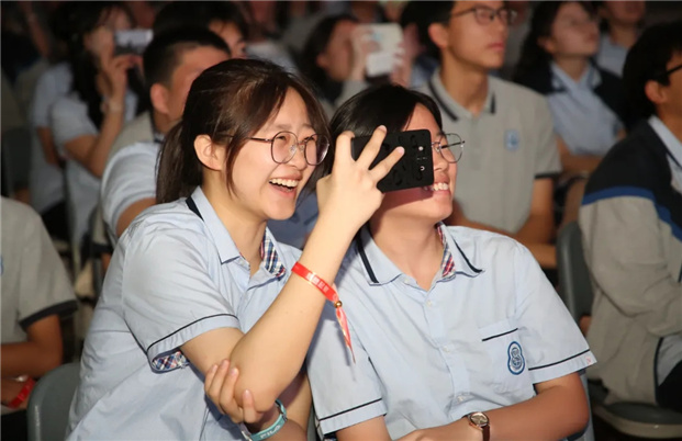 六力學校初中部畢業典禮 | 青春綻放，前路繁花！